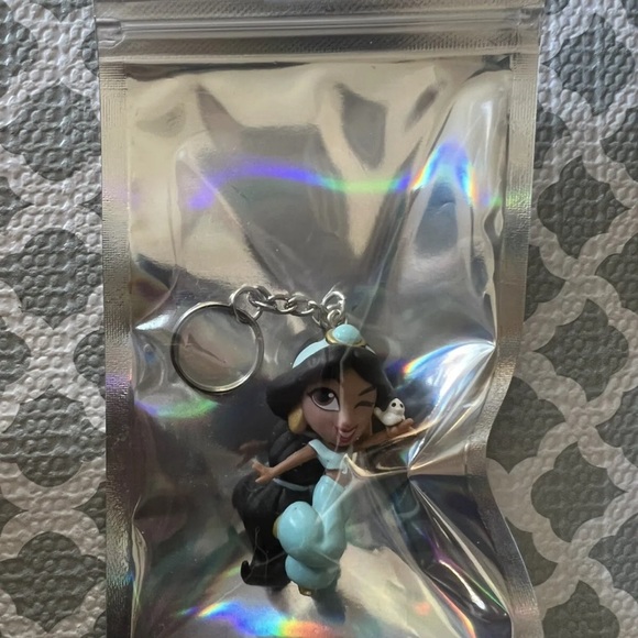 4 Disney Doorables Keychains - Free shipping - Ariel, Tiana, Jasmine, and Mickey - Picture 3 of 4
